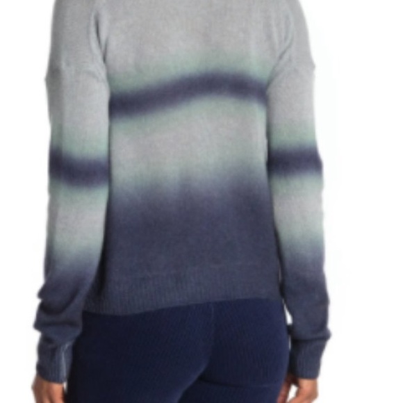 360 Cashmere Women’s Clover Sweater - Picture 2 of 11